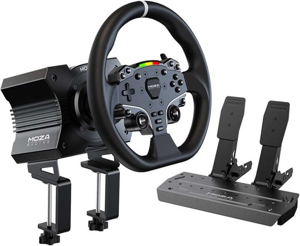 Kit completo MOZA R5 com base, volante e pedais em fundo branco.